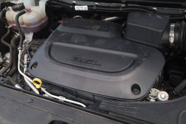 Certified 2024 Chrysler Pacifica Touring-L FWD image 9