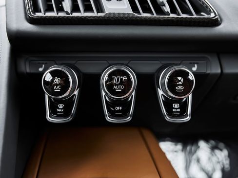 Used 2022 Audi R8 V10 image 65