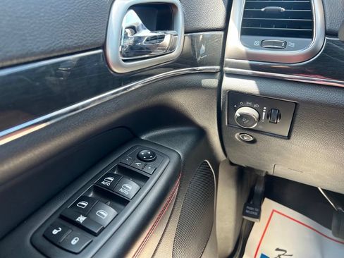 Used 2018 Jeep Grand Cherokee Trailhawk AWD/4WD image 23