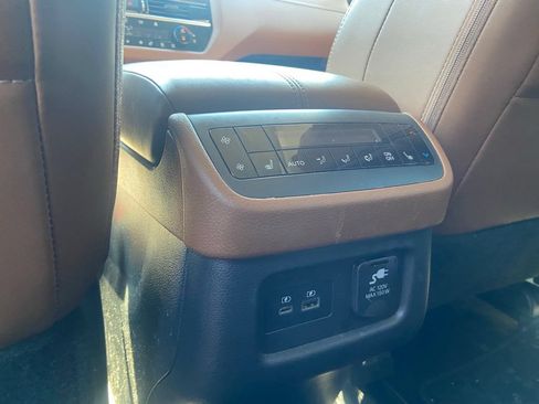 Used 2023 Nissan Pathfinder Platinum w/ Cargo Package AWD/4WD image 10