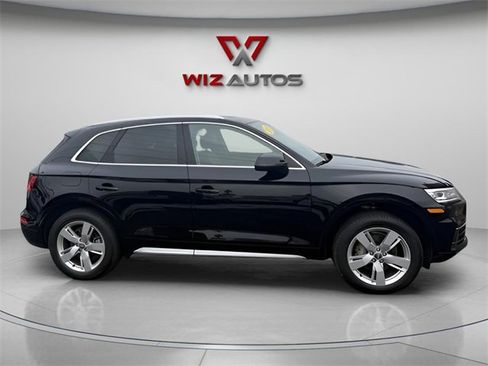 Used 2019 Audi Q5 2.0T Premium w/ Convenience Package image 4