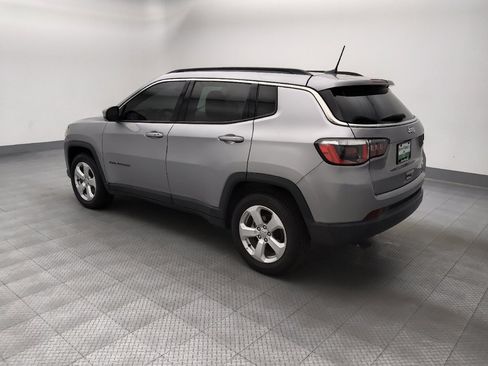 Used 2019 Jeep Compass Latitude FWD image 3