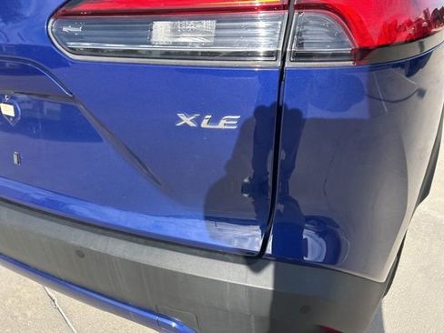 Used 2024 Toyota Corolla Cross XLE image 4