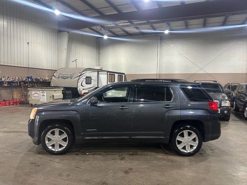 Used 2010 GMC Terrain SLE image 4
