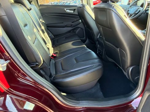 Used 2021 Ford Edge Titanium image 15