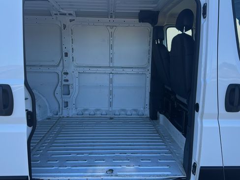 Used 2025 RAM ProMaster 2500 w/ Convenience Group FWD image 25