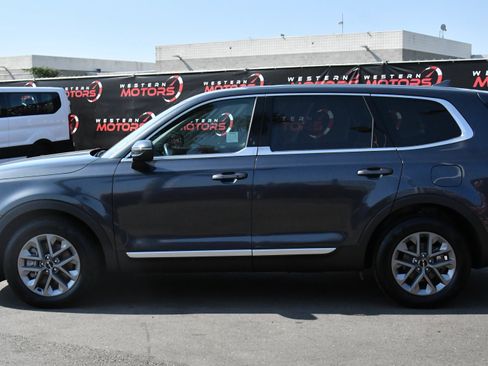 Used 2023 Kia Telluride LX AWD/4WD image 4