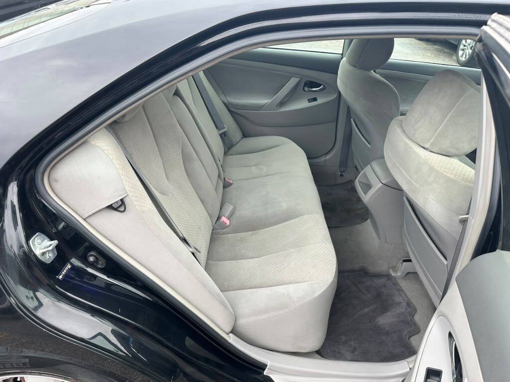 Used 2007 Toyota Camry LE FWD image 18