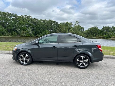 Used 2020 Chevrolet Sonic Premier image 2