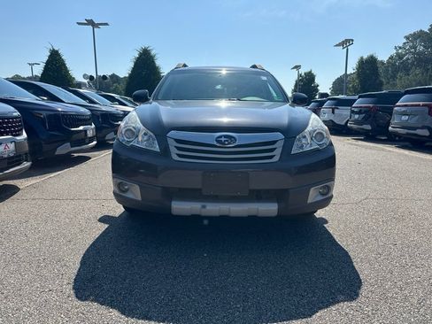 Used 2011 Subaru Outback 2.5i Limited AWD/4WD image 6