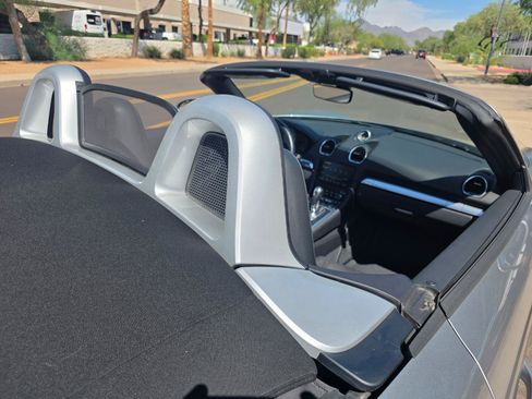 Used 2018 Porsche 718 Boxster S RWD image 27
