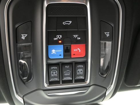 Used 2026 Jeep Grand Cherokee Limited w/ Limited Altitude Package AWD/4WD image 39
