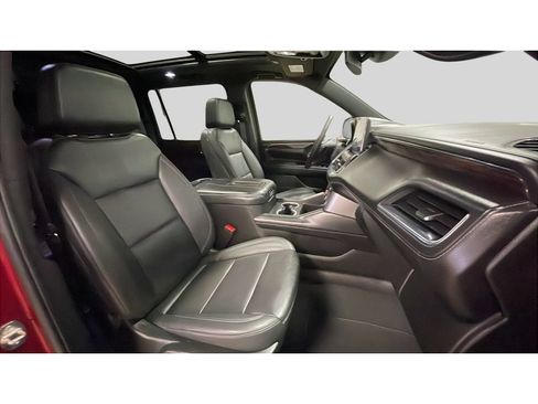 Used 2023 Chevrolet Suburban Z71 w/ Luxury Package AWD/4WD image 19