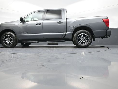 Used 2024 Nissan Titan SV w/ SV Convenience Package image 30