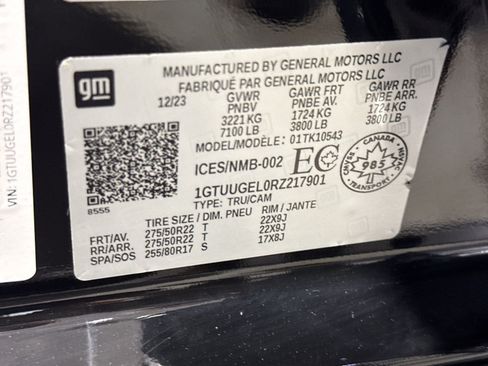 Used 2024 GMC Sierra 1500 Denali w/ Technology Package AWD/4WD image 32