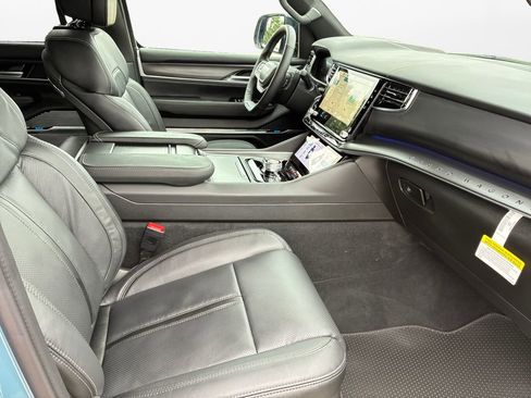 New 2026 Jeep Grand Wagoneer L Summit AWD/4WD image 24
