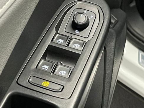 Used 2023 Volkswagen Taos SEL image 16