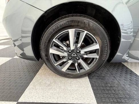 Used 2025 Nissan Versa SV FWD image 9