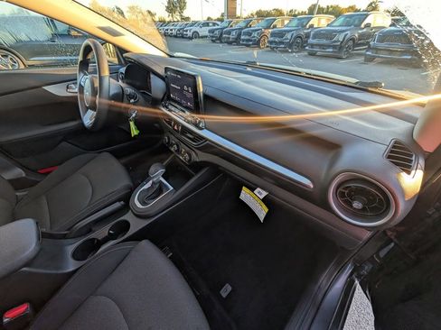 Certified 2023 Kia Forte LXS image 27
