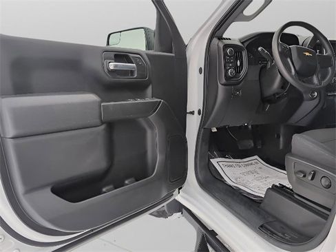 Used 2024 Chevrolet Silverado 1500 Custom image 11