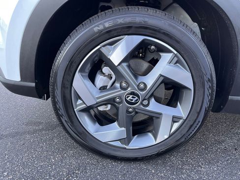 Used 2025 Hyundai Venue SEL FWD image 8