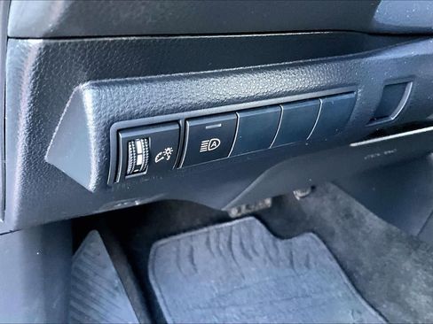 Used 2020 Toyota Corolla SE image 32