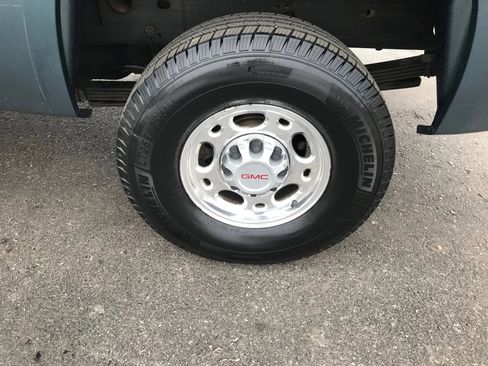 Used 2010 GMC Sierra 2500 SLE image 38