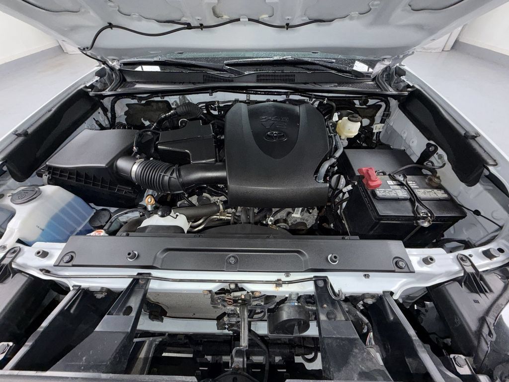 Certified 2021 Toyota Tacoma Limited AWD/4WD image 17