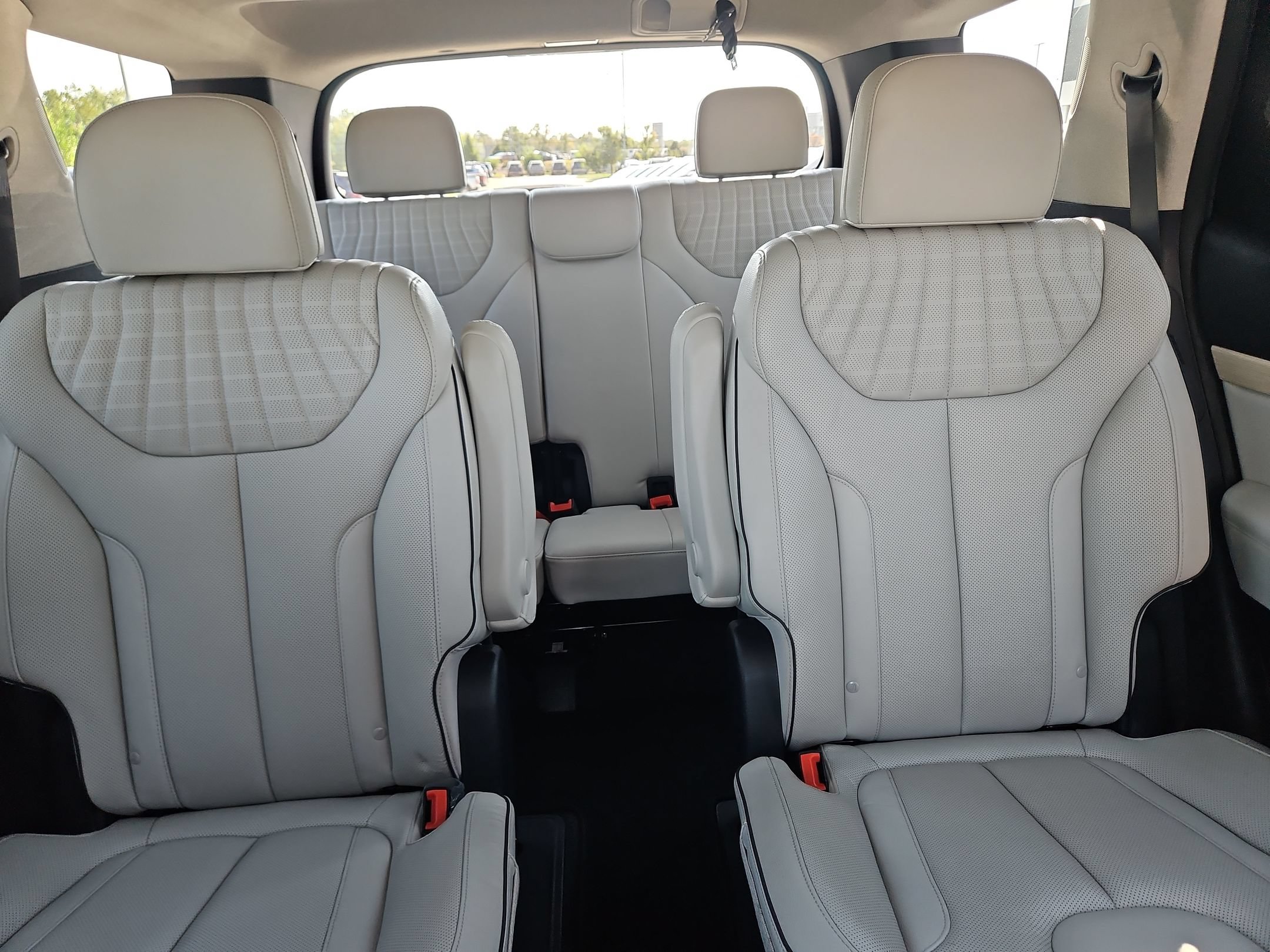 Used 2023 Hyundai Palisade Limited FWD image 13