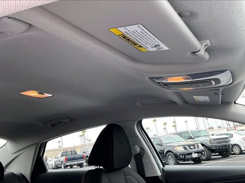 Certified 2025 Hyundai Elantra SE FWD image 12