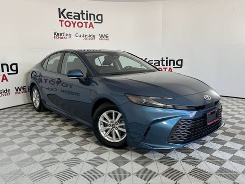 Used 2025 Toyota Camry LE FWD image 3