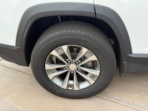 Used 2025 Chevrolet Equinox LT FWD image 6