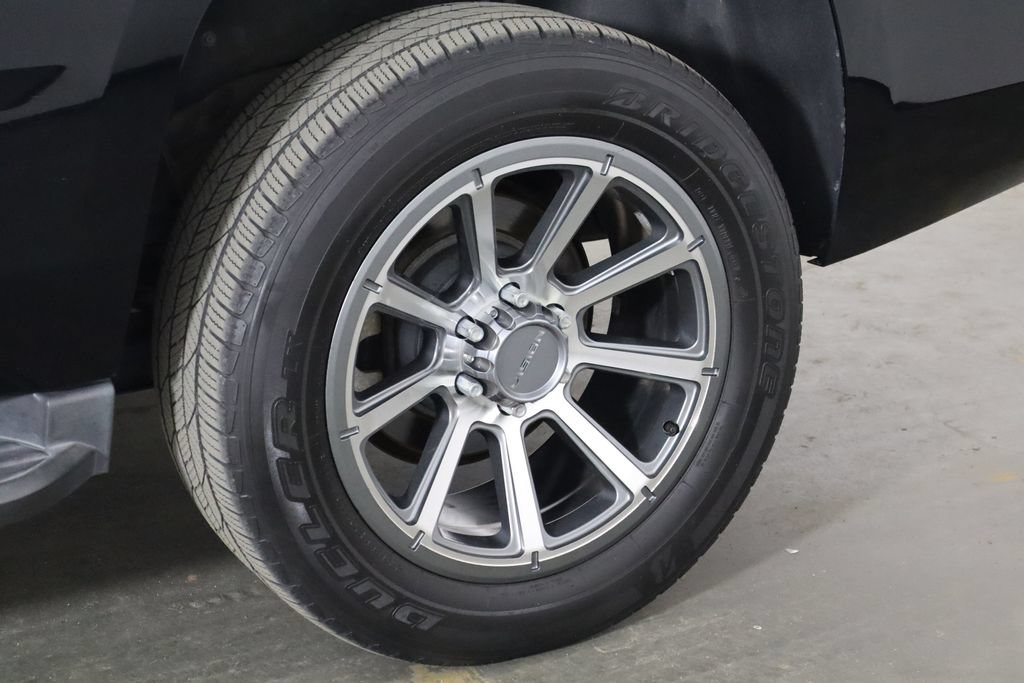 Used 2018 Chevrolet Tahoe LT AWD/4WD image 38