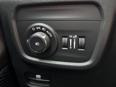 Used 2021 Jeep Grand Cherokee L Overland w/ Luxury Tech Group IV image 22