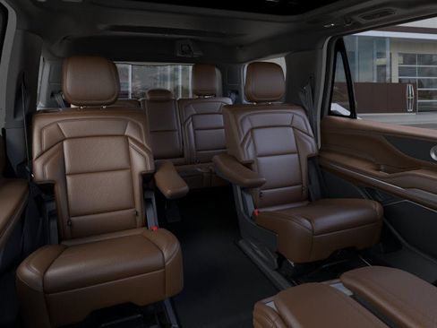 New 2026 Lincoln Navigator Reserve AWD/4WD image 11