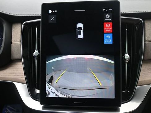 Certified 2026 Volvo XC90 T8 Core w/ Protection Package Premier AWD/4WD image 12