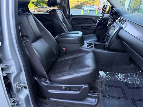 Used 2013 Chevrolet Suburban LT AWD/4WD image 22