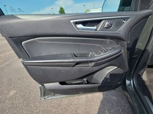 Used 2024 Ford Edge Titanium AWD/4WD image 17