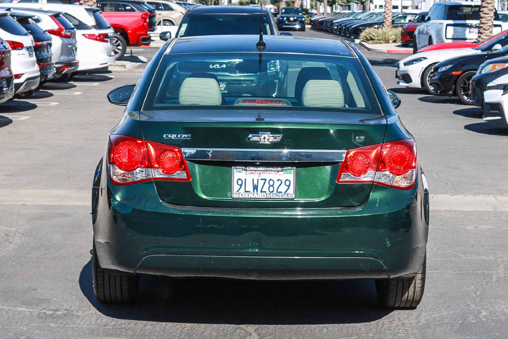 Used 2014 Chevrolet Cruze LT w/ Technology Package FWD image 5