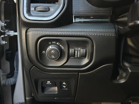 Used 2022 RAM 1500 Limited image 21