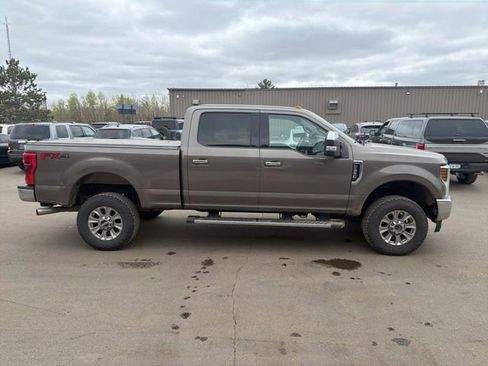 Used 2018 Ford F250 XLT w/ XLT Premium Package AWD/4WD image 6