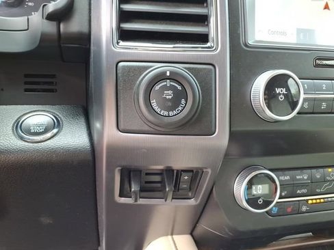 Used 2021 Ford Expedition Platinum AWD/4WD image 19