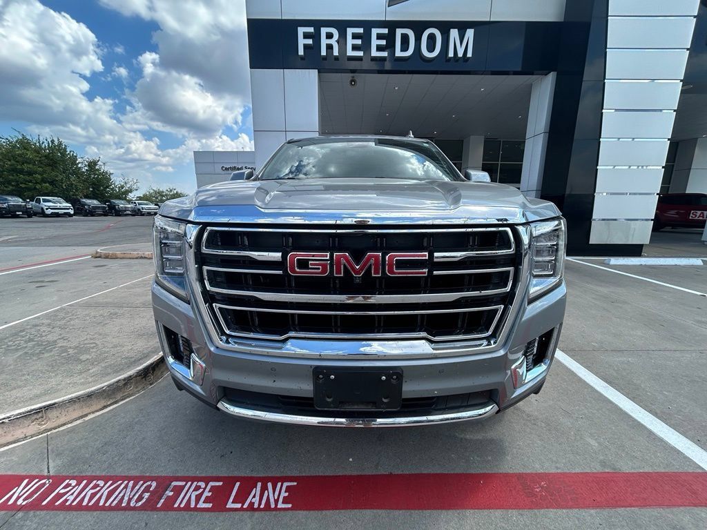 Used 2024 GMC Yukon XL SLT w/ SLT Luxury Package AWD/4WD image 5