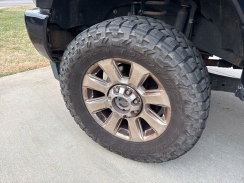 Used 2019 Ford F250 Platinum w/ Platinum Ultimate Package image 5