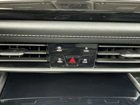 Certified 2025 Volkswagen Atlas SEL AWD/4WD image 23