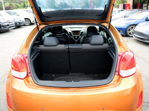 Used 2015 Hyundai Veloster w/ Option Group 03 image 32