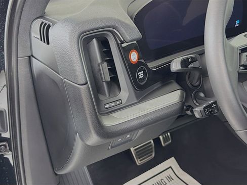 Certified 2025 Porsche Cayenne S AWD/4WD image 15
