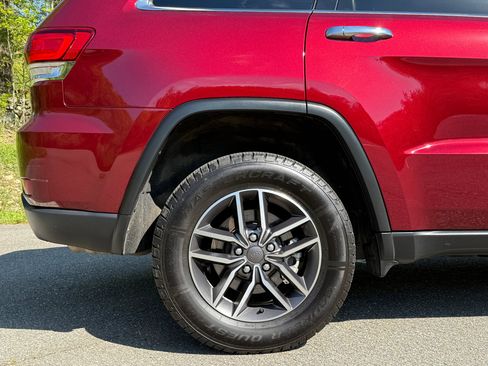 Used 2021 Jeep Grand Cherokee Limited image 10