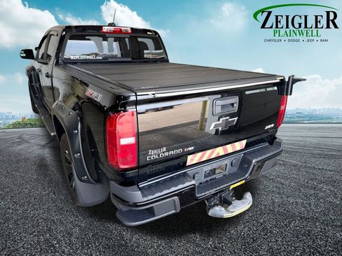 Used 2017 Chevrolet Colorado Z71 w/ Z71 Midnight Edition AWD/4WD image 4