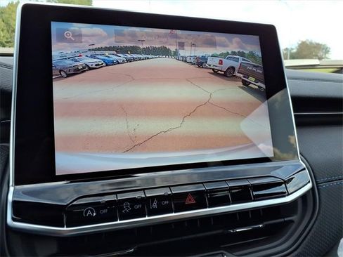 New 2026 Jeep Compass Latitude image 27